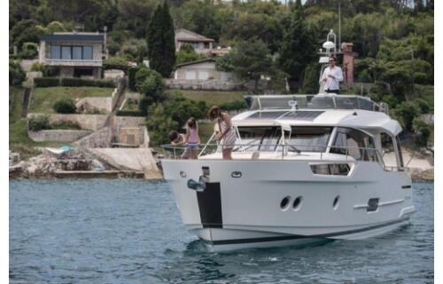 Motoryacht 