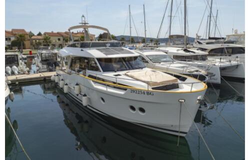 Motoryacht 