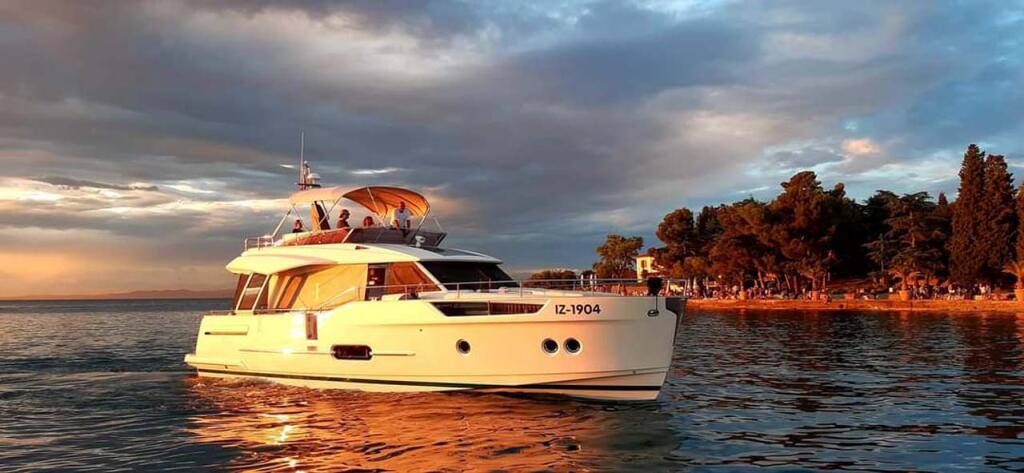 Motoryacht 