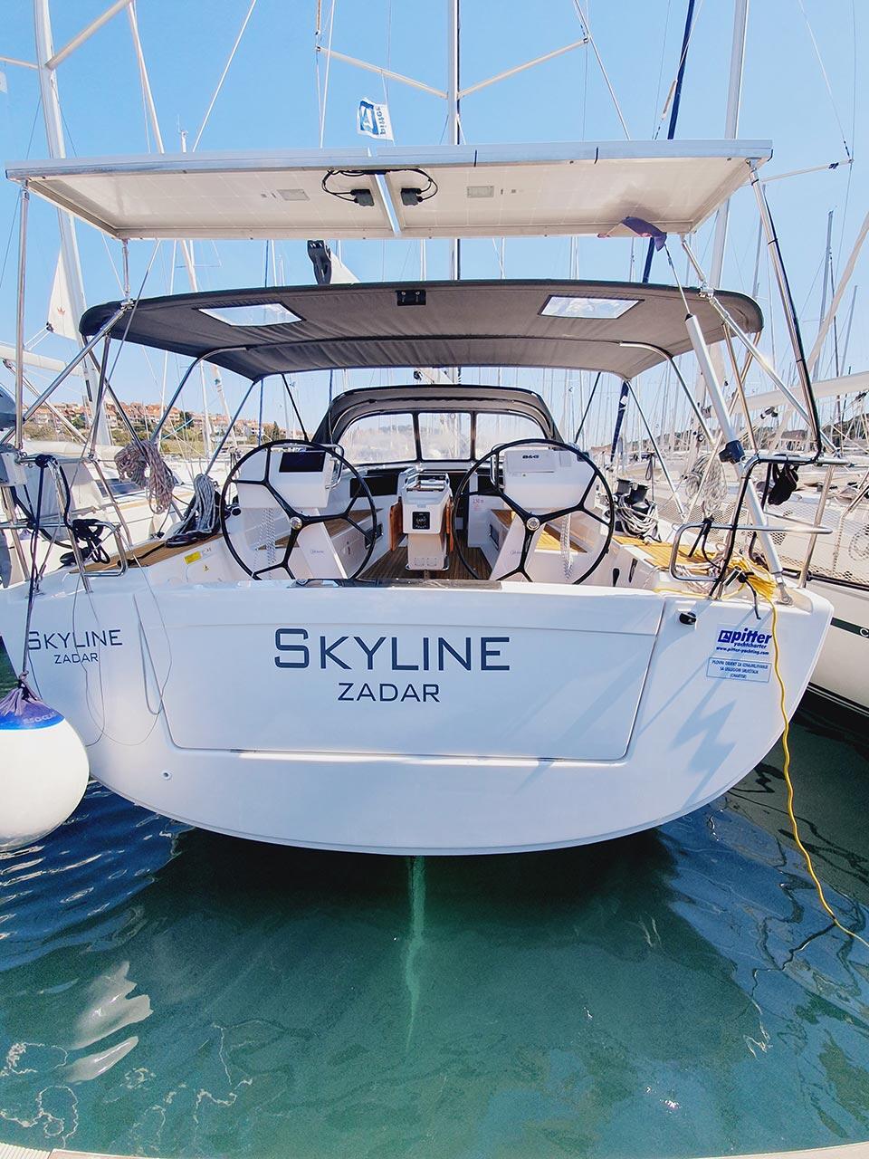 Sailing yacht 