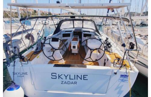 Sailing yacht 