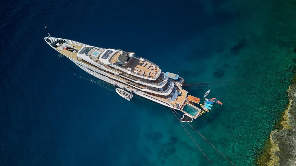 Luxury motor yacht 