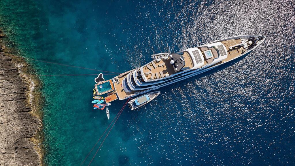 Luxury motor yacht 