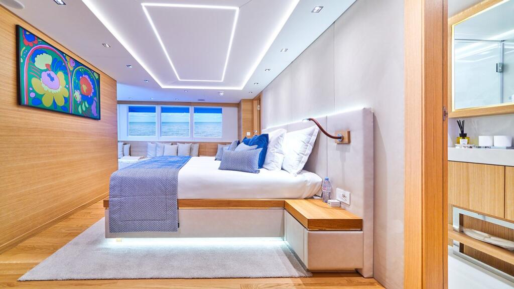 Luxury motor yacht 