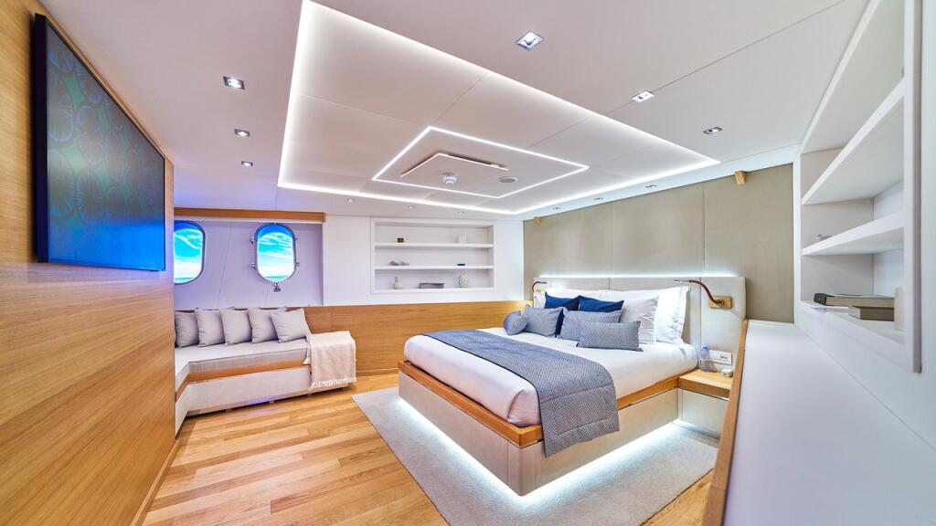 Luxury motor yacht 