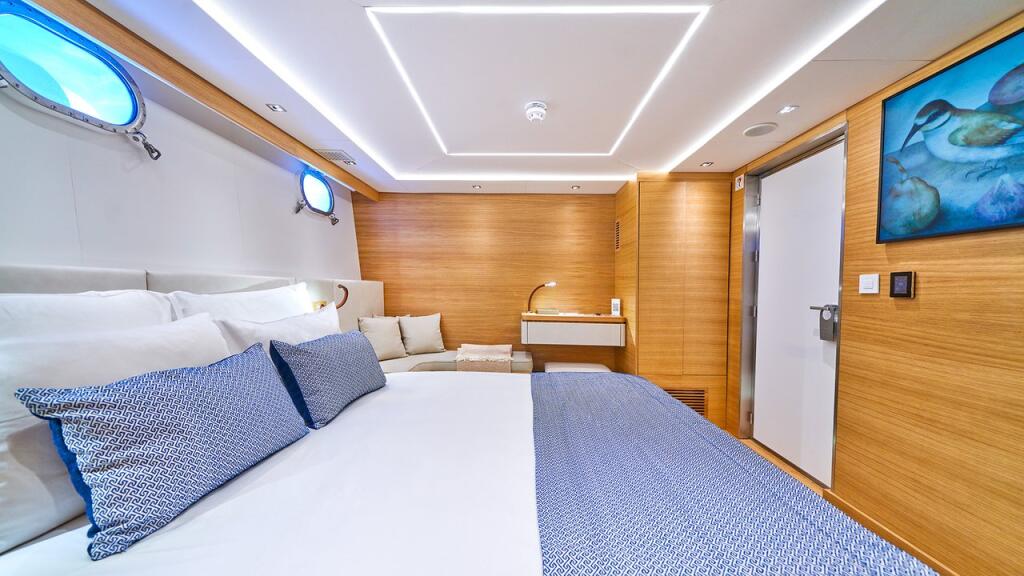 Luxury motor yacht 