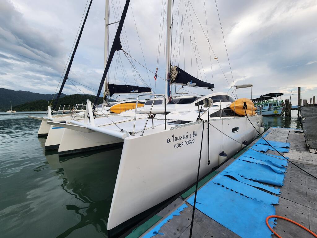 Catamaran 