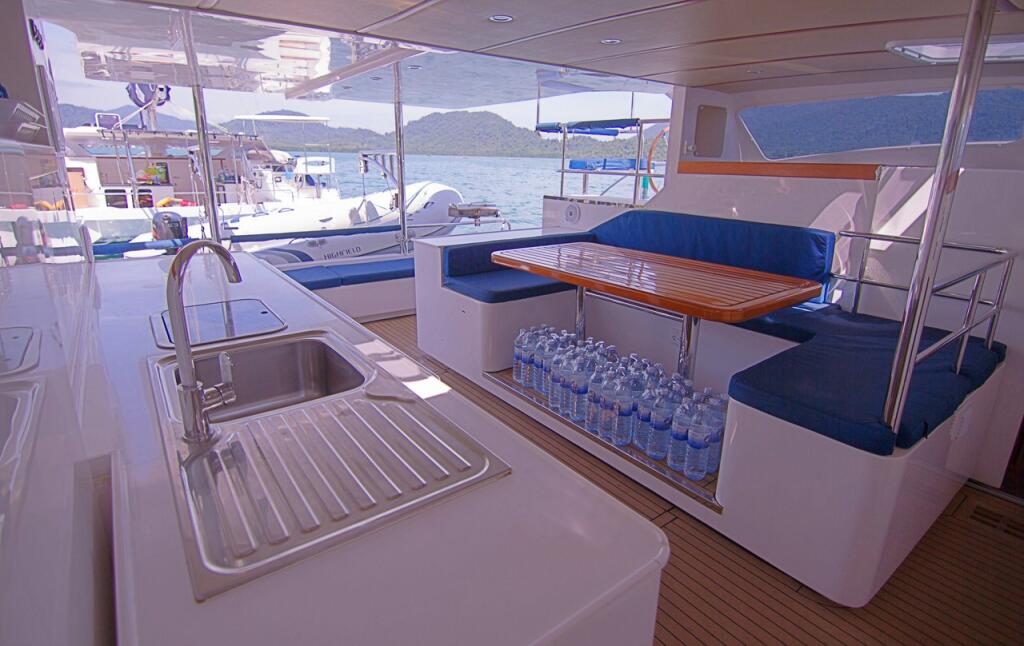 Catamaran 