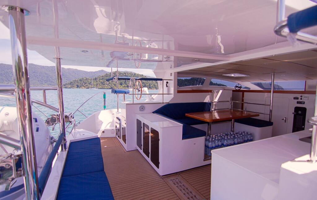 Catamaran 