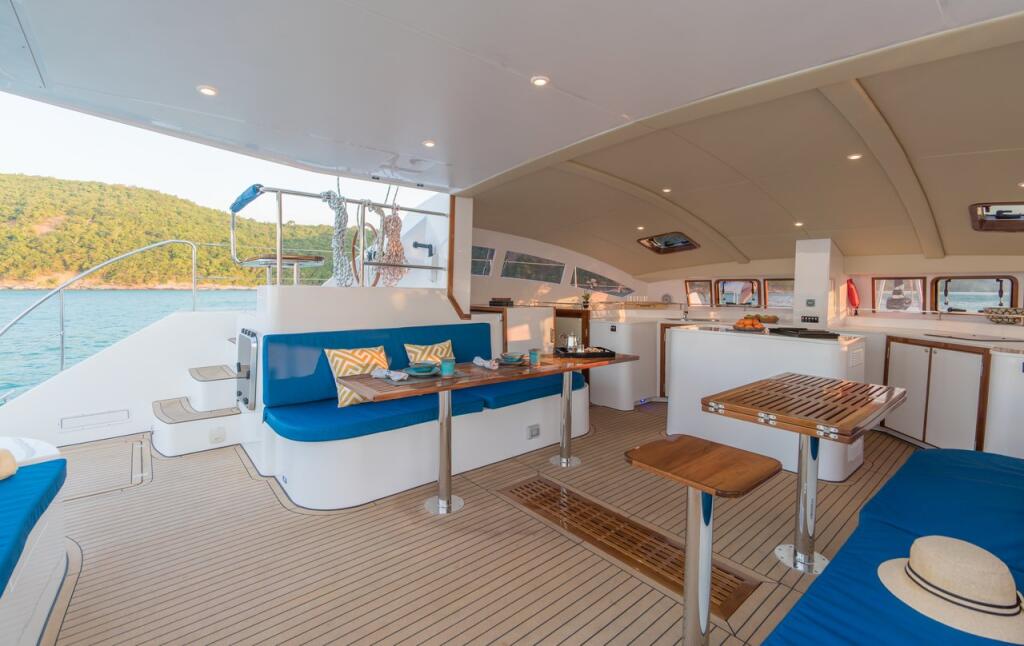Catamaran 