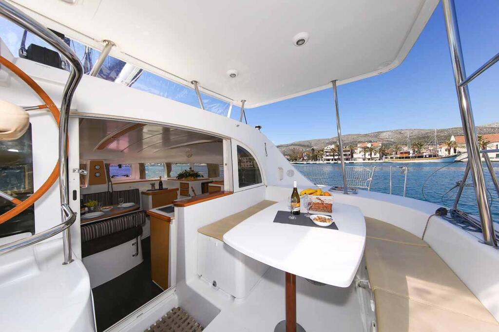 Catamaran 