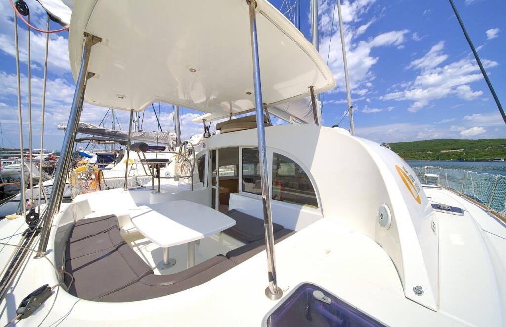 Catamaran 