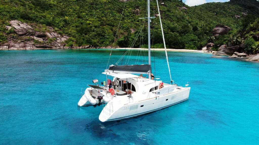 Catamaran 