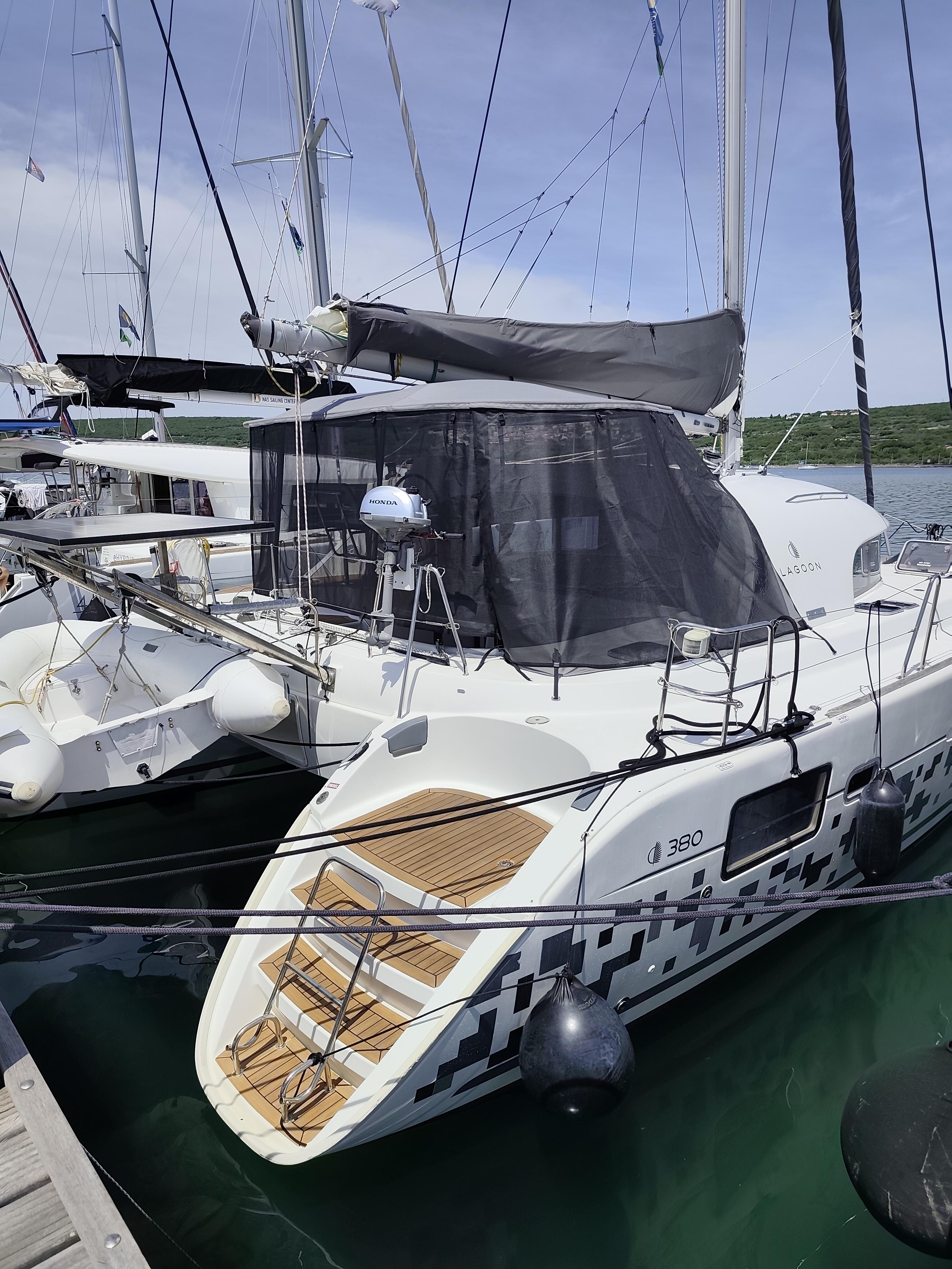 Catamaran 