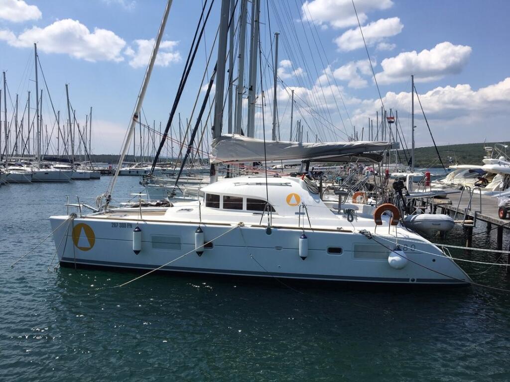 Catamaran 