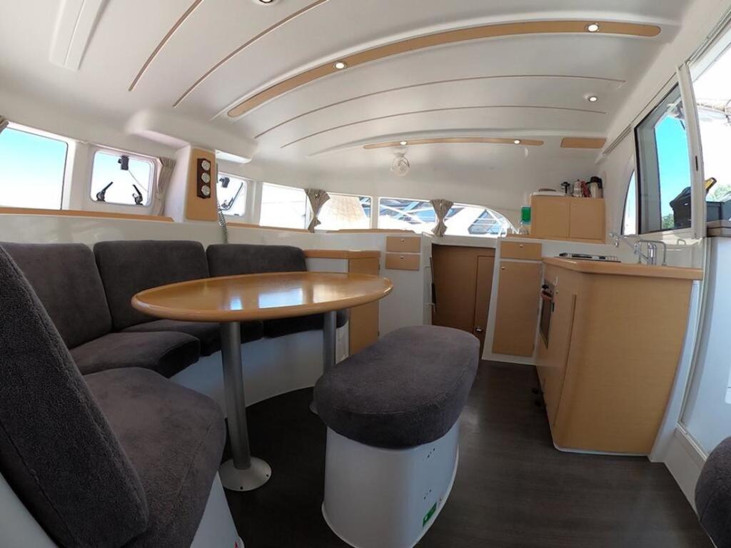 Catamaran 