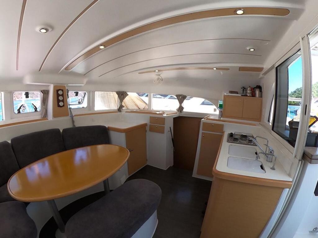 Catamaran 