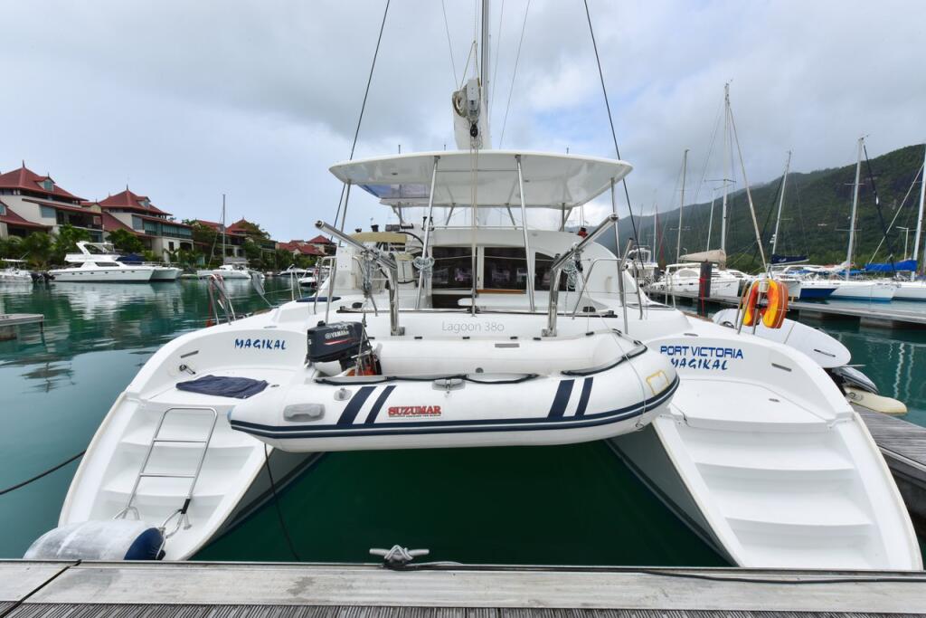 Catamaran 