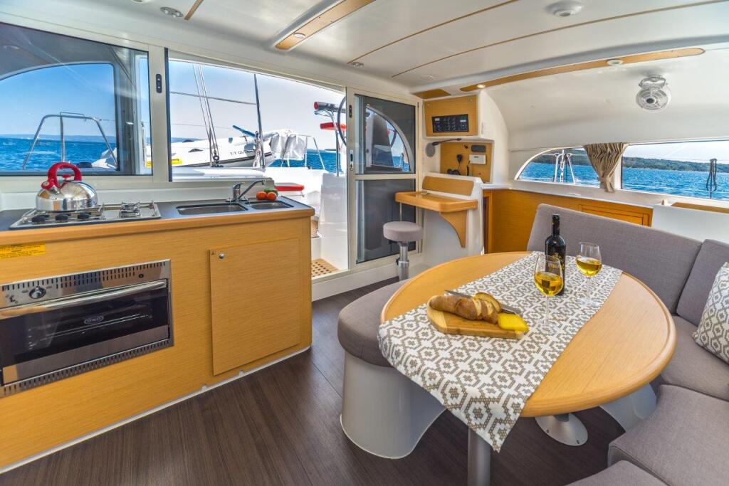 Catamaran 