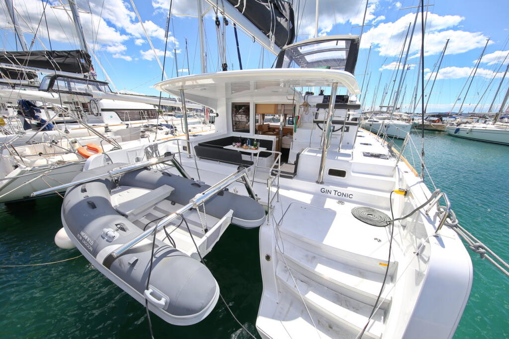 Catamaran 