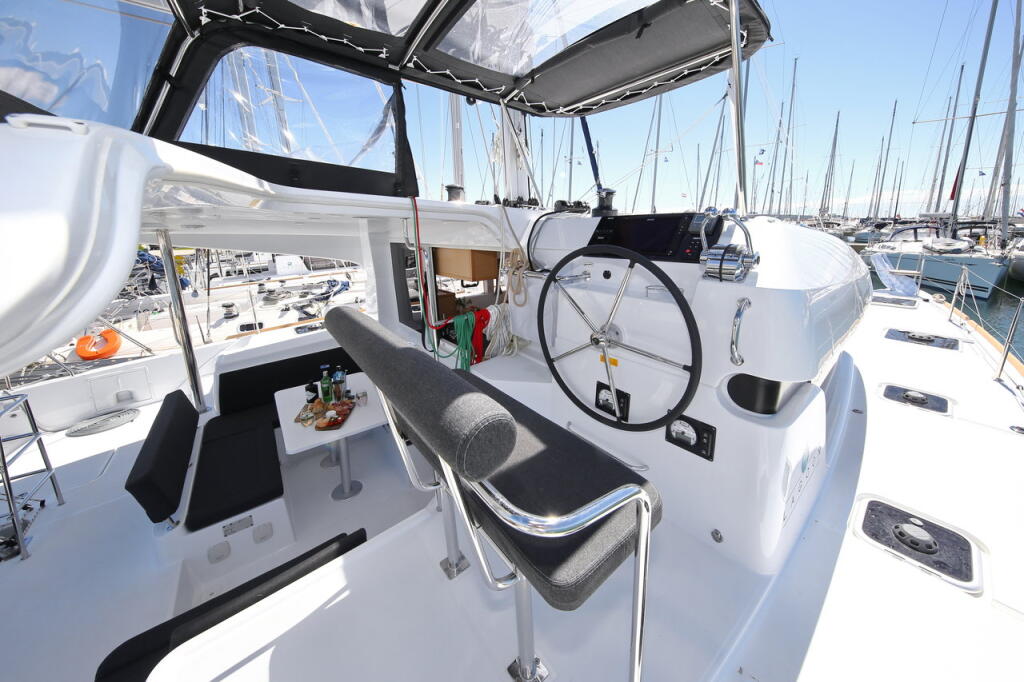 Catamaran 