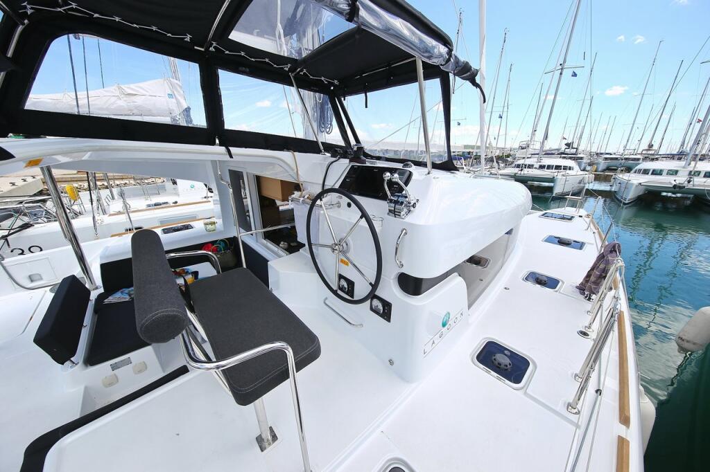 Catamaran 