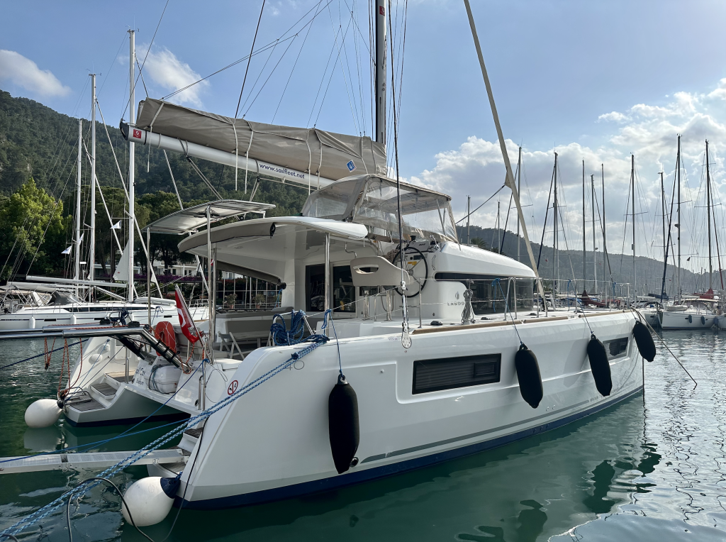 Catamaran 