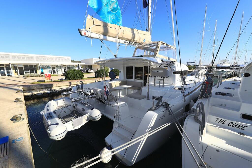Catamaran 