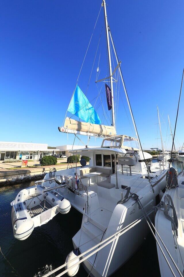 Catamaran 