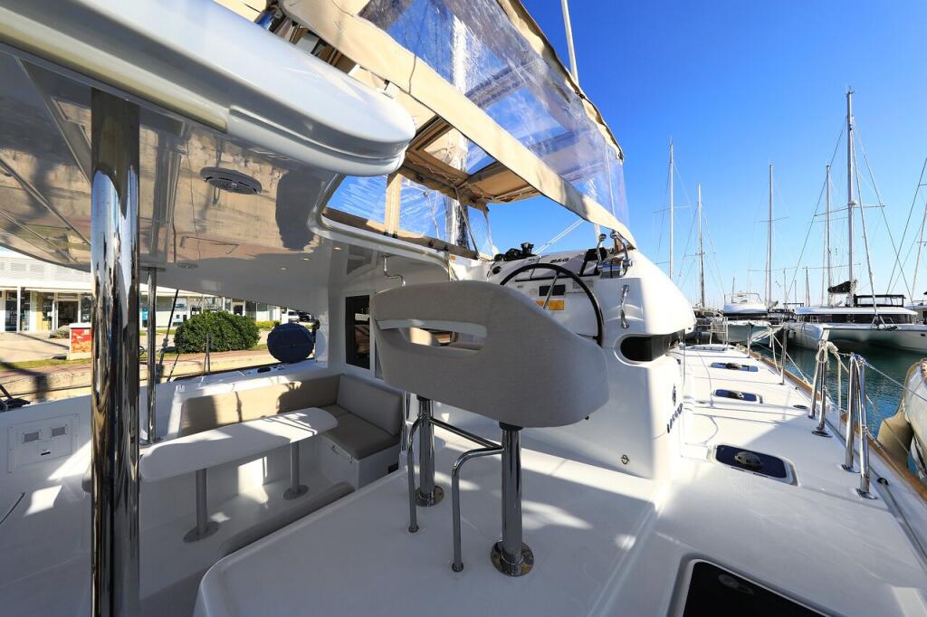 Catamaran 