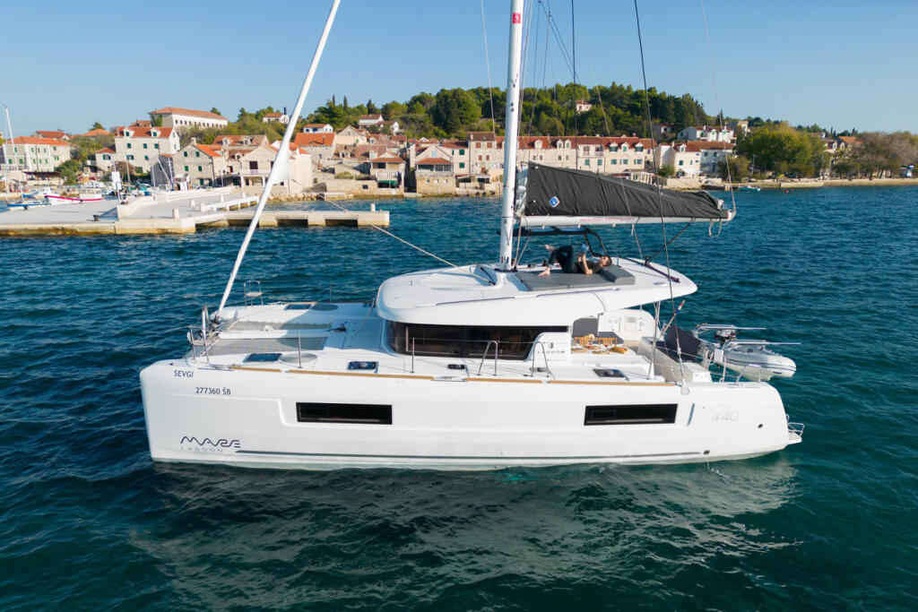 Catamaran 