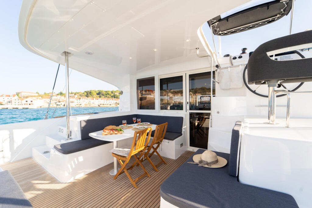 Catamaran 