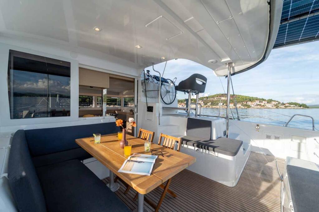 Catamaran 