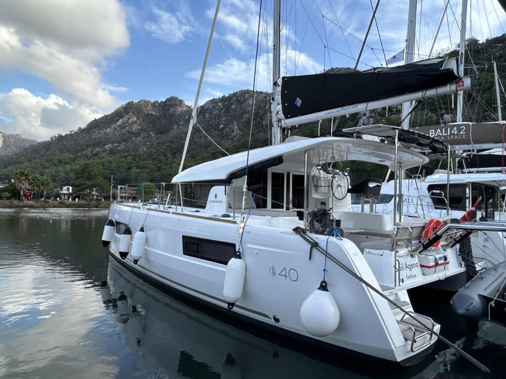 Catamaran 