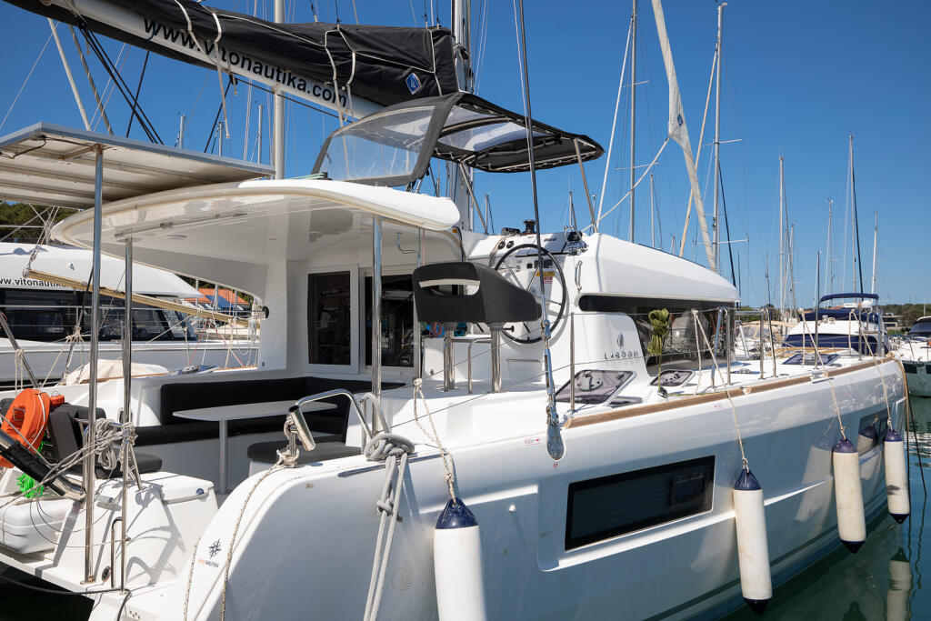 Catamaran 