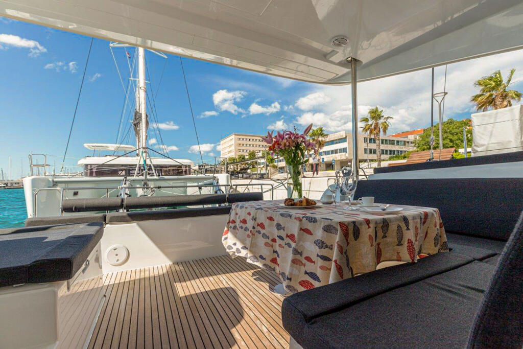 Catamaran 
