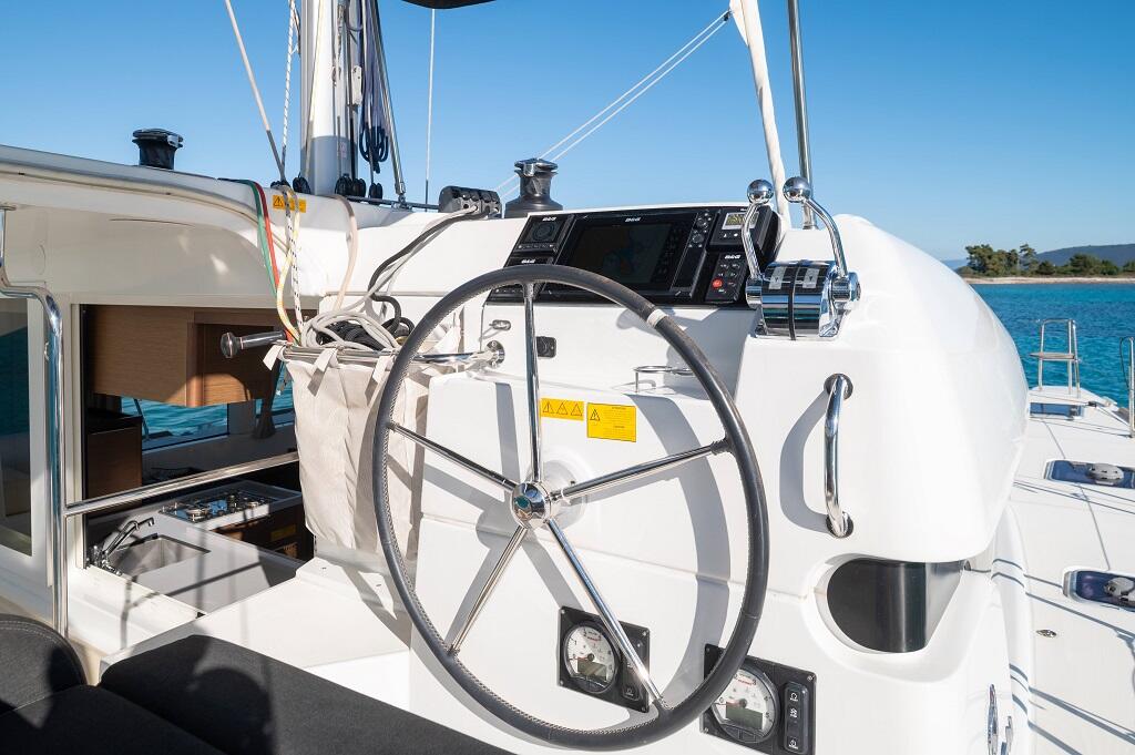 Catamaran 