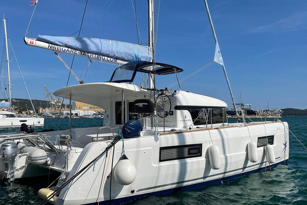 Catamaran 