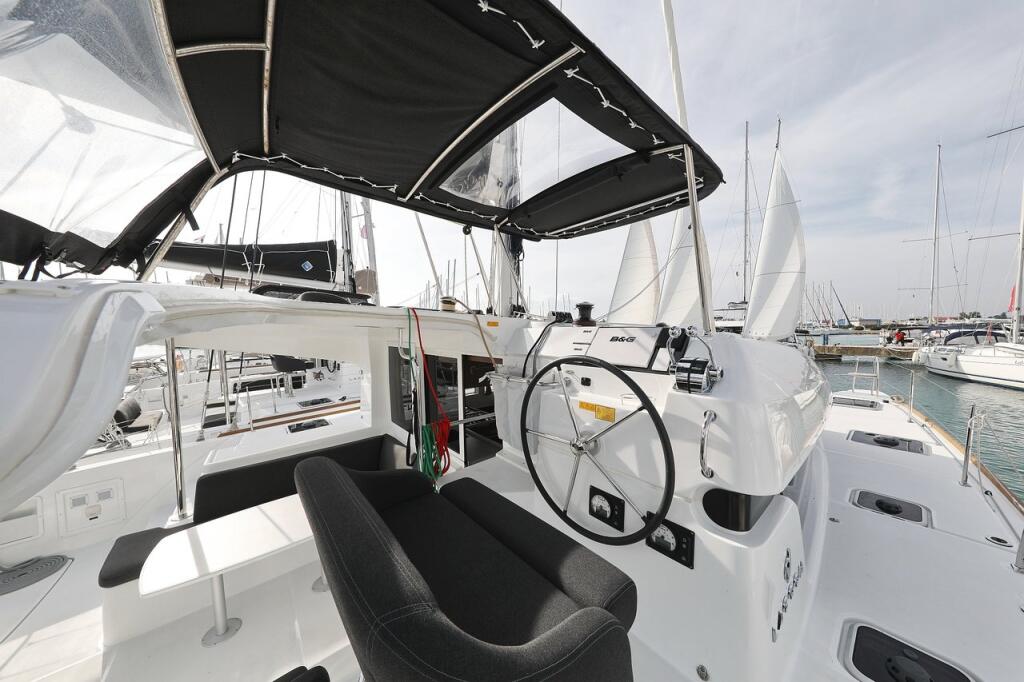 Catamaran 