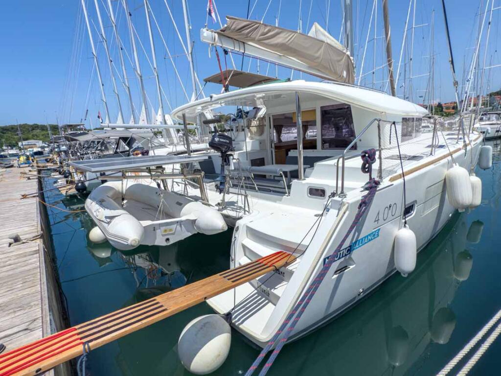 Catamaran 