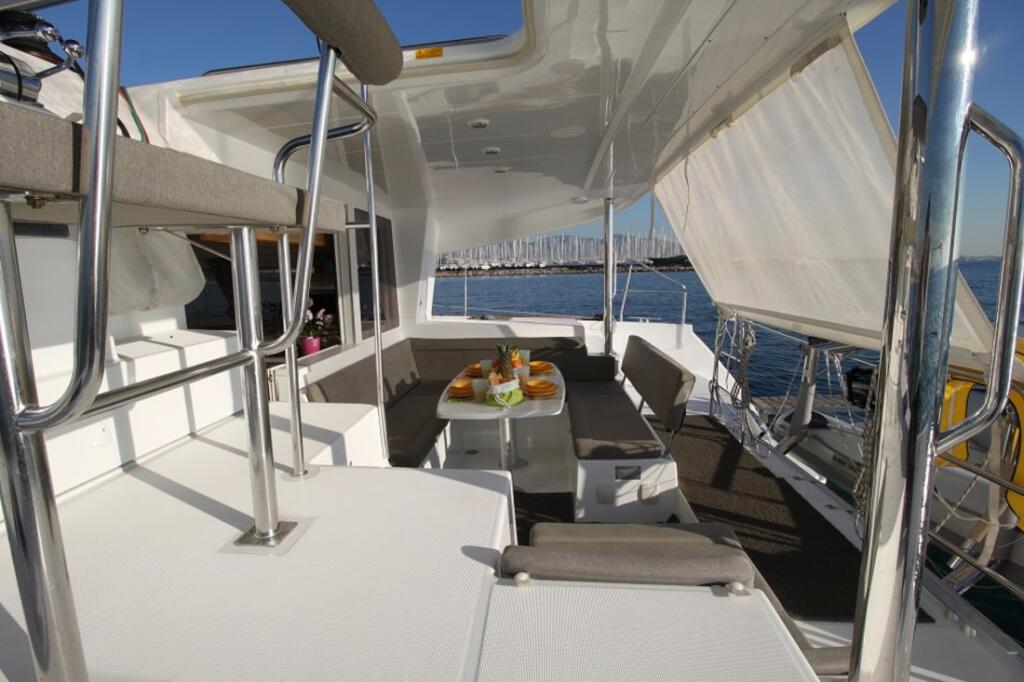 Catamaran 