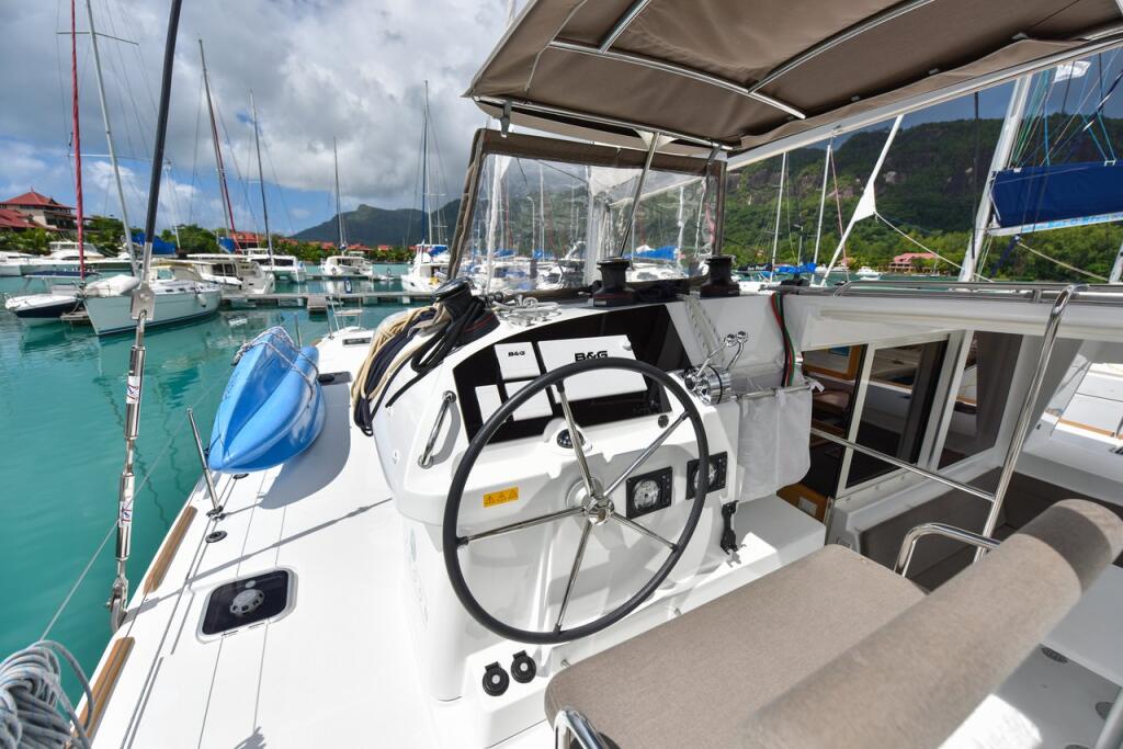Catamaran 