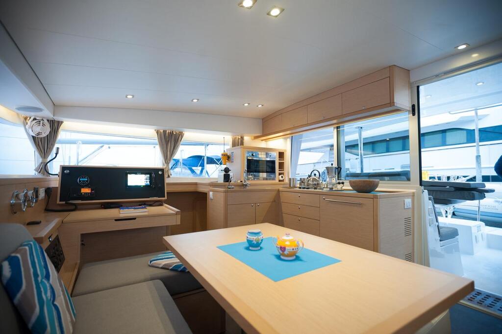 Catamaran 