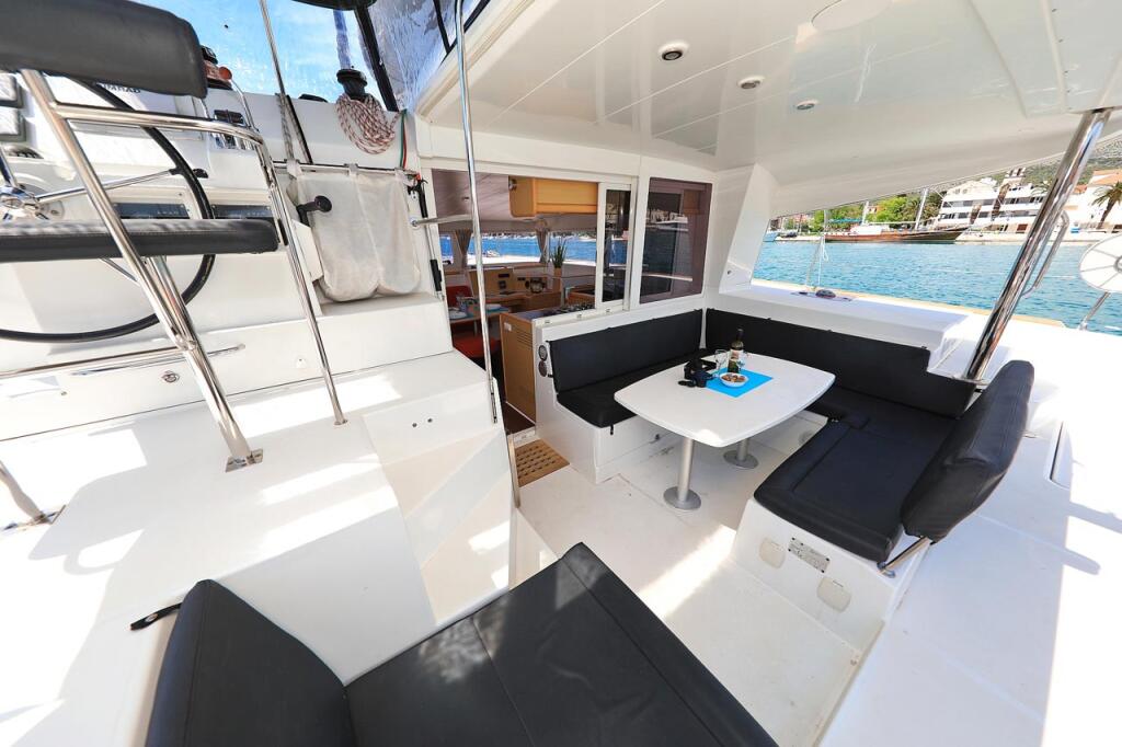 Catamaran 