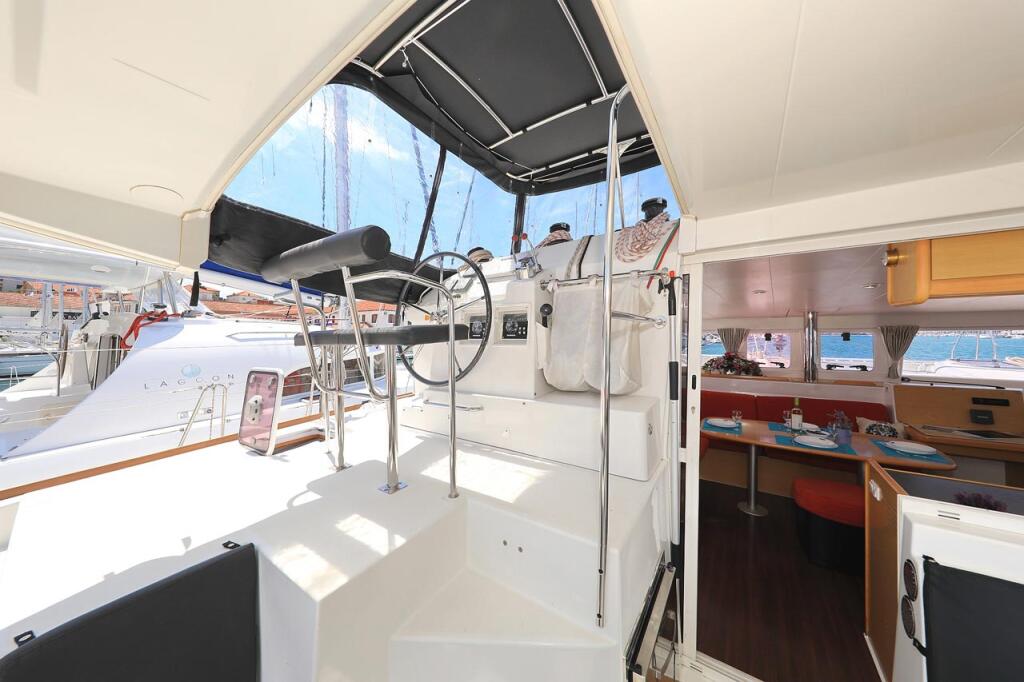 Catamaran 
