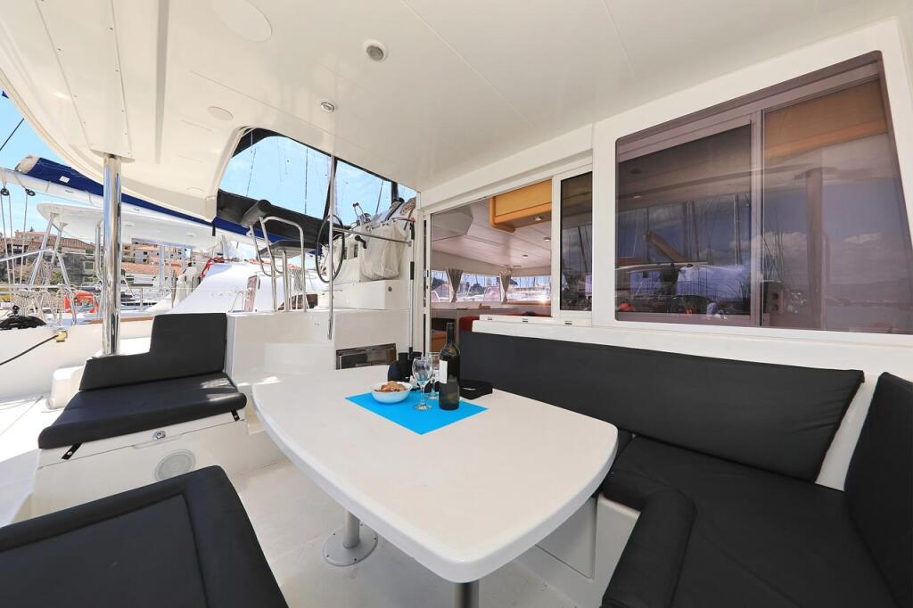 Catamaran 