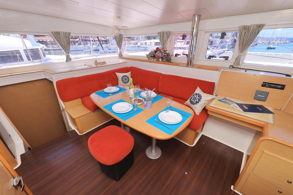 Catamaran 