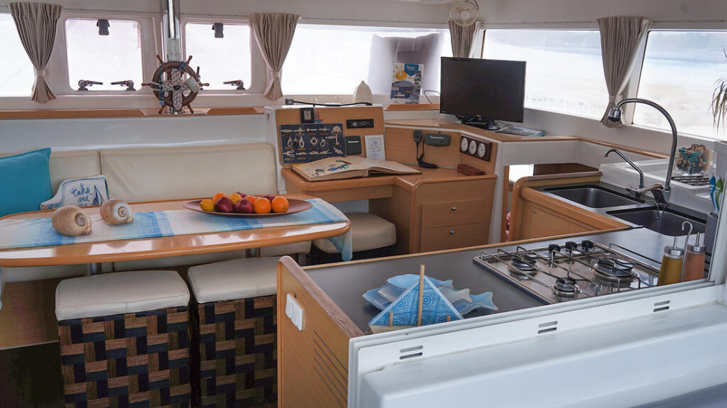 Catamaran 