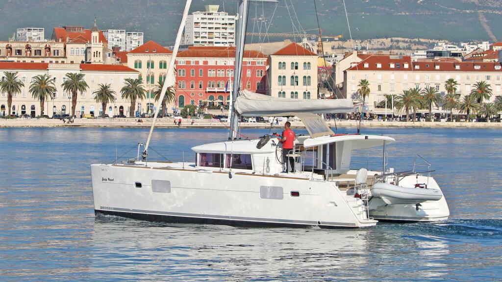 Catamaran 