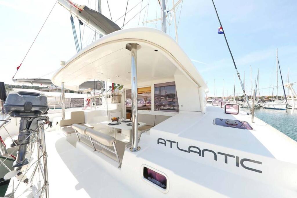 Catamaran 